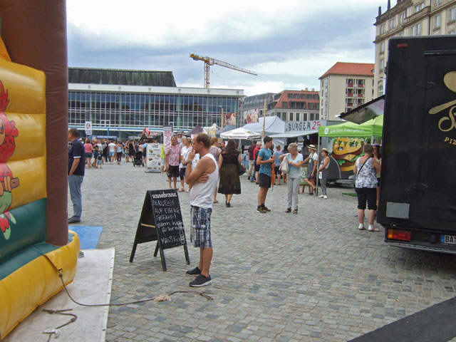 Street Food Festival Dresden, Blick zum Kulturpalast