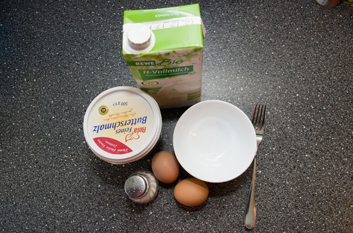 Versuch Bauernfrühstück Ei ohne/mit Milch