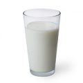 frische Milch im Milchglas