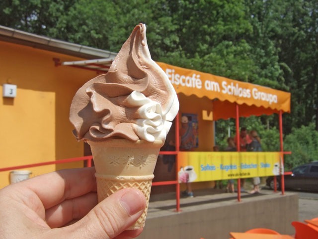 Das beste Softeis in Dresden, Freital, Heidenau und Pirna? Eiscafe am Schloss Graupa Softeisanbieter nahe Pirna